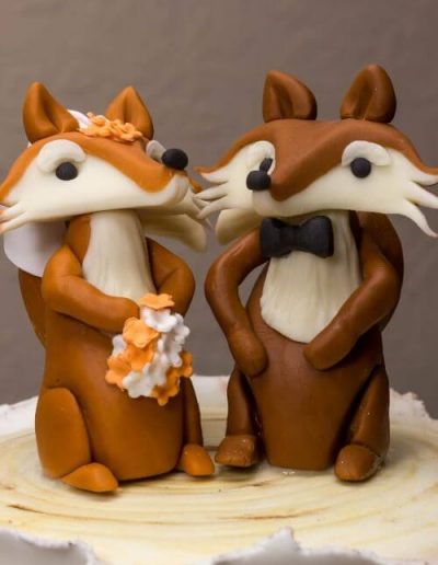 Woodland-Fox-Wedding-Cake-Toppers-Bride-and-Groom-East-Yorkshire